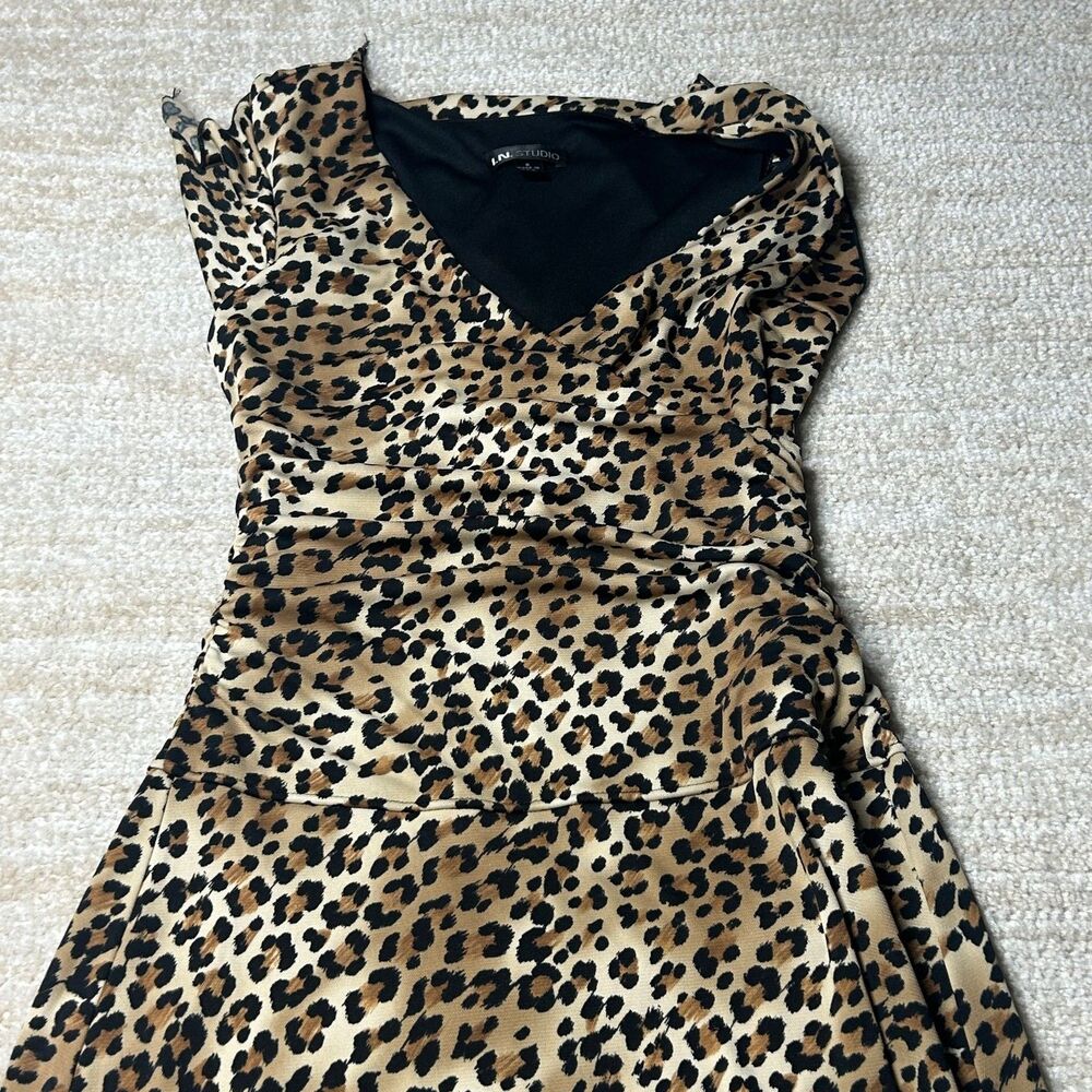 I.N. STUDIO Dress Womens 6 Leopard Print V-Neck Ruched A-Line Tan Black Flutter